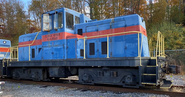 1957 GE 80 Ton Diesel-Electric Locomotive B-B 160/160 4GE747